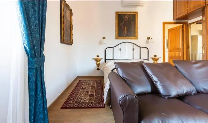 Casa Sangalletti * רומא